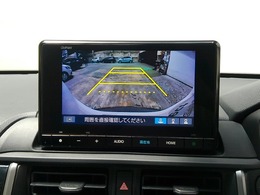後方確認はオマカセのリアカメラ付です。雨天時や夜間のバック駐車時などで特に視界の安全確認に役立ちます。