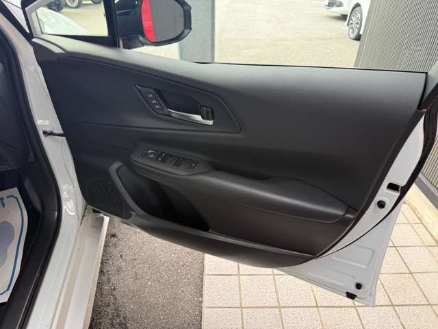 ご納車のお渡し前も当社のメカニックが最善の整備をしますので、ご安心下さい。