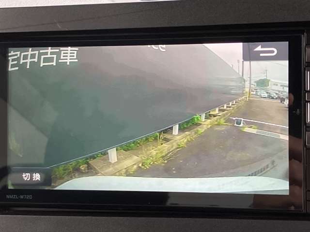 ドライブレコーダーの映像。ナビのモニターに映像を映し出せます