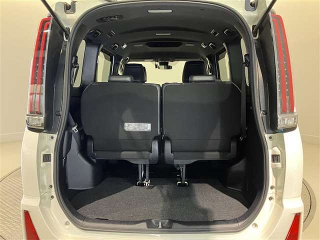 広々としたラゲージスペースを備えています。大きなものや長さのある荷物もしっかりと積み込めます。