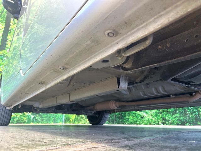 お車を安心してお乗りいただく為には、足回りの定期点検が欠かせません。サービスサポート（有償保証）では無料点検もご提供しており、安心のカーライフをお過ごしいただけるサポート体制が整っています。
