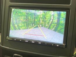 【バックカメラ】駐車時に後方がリアルタイム映像で確認できます。大型商業施設や立体駐車場での駐車時や、夜間のバック時に大活躍！運転スキルに関わらず、今や必須となった装備のひとつです！