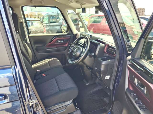 【届出済未使用車とは】自動車の分類では「新車」「中古車」この2種類しかありません。走行距離が100km未満かつ初度登録または初度届出された車両を「届出済未使用車」と呼んでいます。