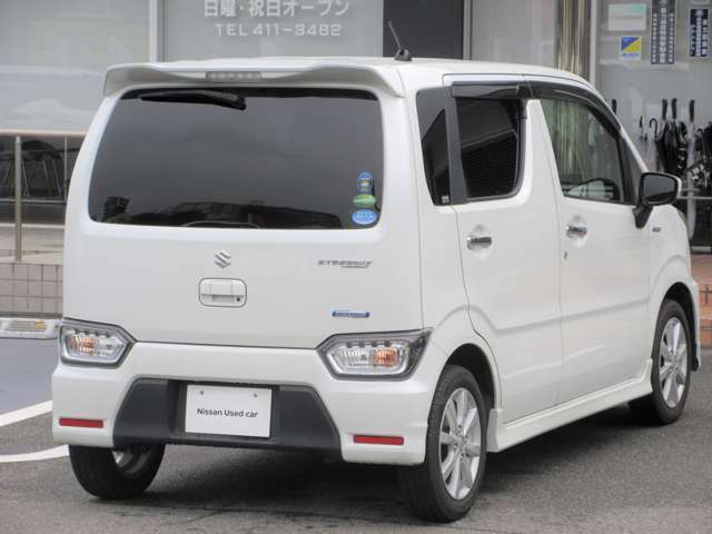 遠方への旅行など、長距離ドライブでも楽しむことができる工夫を多く備えております。本体価格の中には日産中古車の保証である走行距離無制限の『ワイド保証』が含まれております。