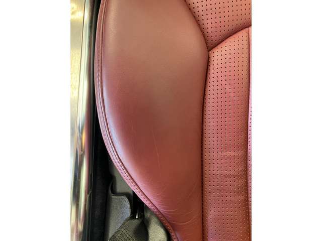 運転席シート傷