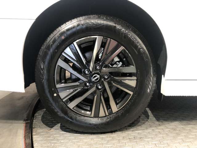 足元おしゃれのマストアイテム、純正アルミホイール☆タイヤサイズ：205/65R16☆