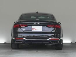 Audiのインテリアはエクステリア同様、優れたデザイン性とクオリティ、そして機能性を兼ね備えております。