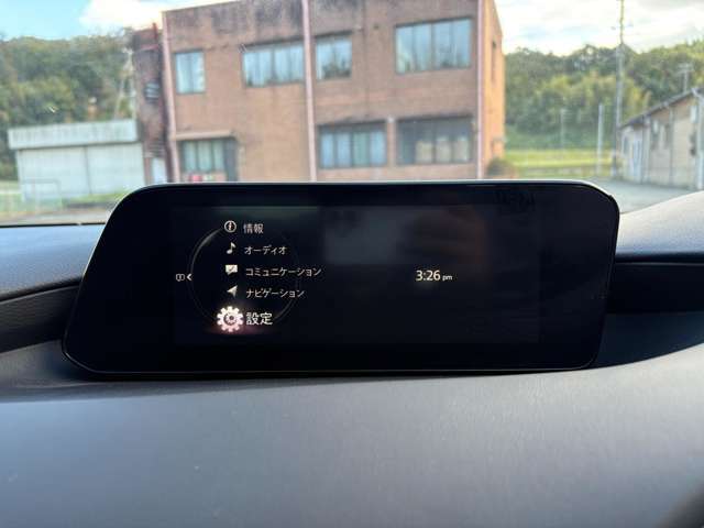 ガラスコーティングも行っております。溶剤を塗るだけではなくしっかりと磨きから施工させていただきますのでお車にワンランク上の輝きをお求めの方はぜひご相談ください♪