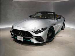 「Comfort」モードでは、エンジンが1000～3250rpmの低負荷時に、4気筒を休止することで燃料消費量とCO2排出量を抑えることができる「AMG シリンダーマネジメント」が採用されているため燃費も改善されています。