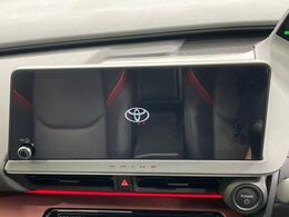 【12インチワイドナビ】高級感とインパクトのある大型ワイドナビを装備。各種オーディオ操作はもちろん、横長ワイド画面でのマップ2分割表示など、利便性も高いナビです♪