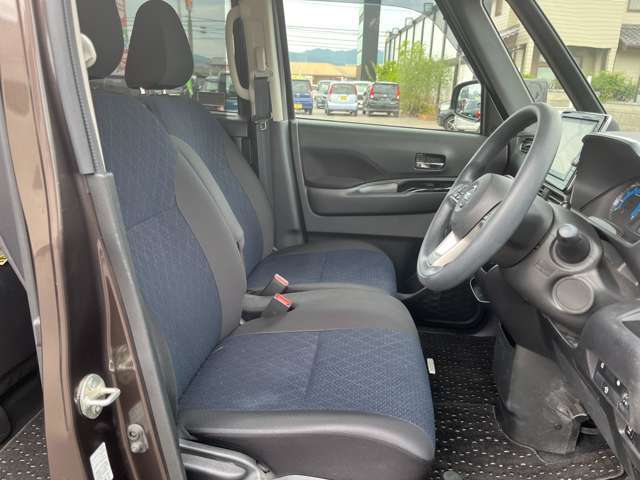 エンジンルームも綺麗に洗浄してから納車致します。普段あまり見ることが無い箇所だからこそ綺麗だと感動しますよね(*´▽｀*)