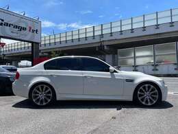 LCIモデル　MドライブPKG　エクステンドノヴィロレザー　Mライトアロイ鍛造19AW　ワンオフストレートセンターパイプ　　純正ナビBカメラ　Logic7　コンフォートアクセス　前後PDC　HID　ETC　ドラレコ