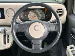 ステアリングも使用感が少なく、きれいな状態となっております♪