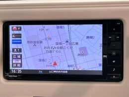 【純正ナビ】人気の純正ナビを装備しております。ナビの使いやすさはもちろん、オーディオ機能も充実！キャンプや旅行はもちろん、通勤や買い物など普段のドライブも楽しくなるはず♪