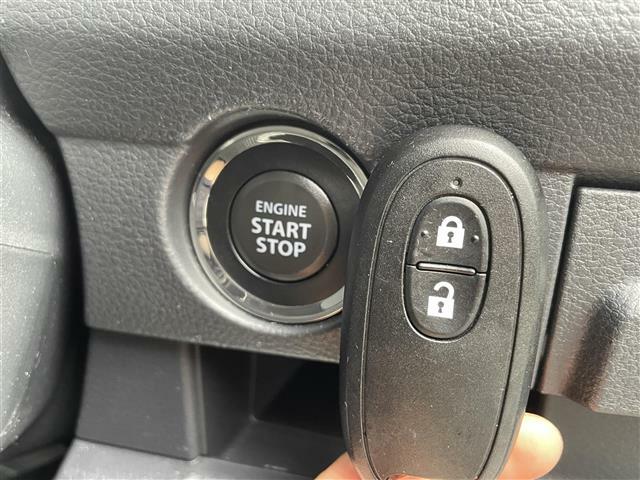 ◇【　スマートキー＆プッシュスタート　】鍵を挿さずにポケットに入れたまま鍵の開閉、エンジンの始動まで行えます。