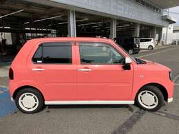 パノラマモニターとコーナーセンサーをダブルで設定！駐車時やすれ違い時に車両周辺を視覚と聴覚でサポート！