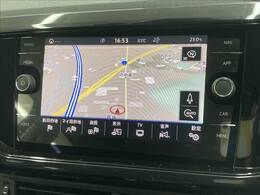 【純正ナビ】一体感のあるナビは、高級感ある車内を演出してくれます。Bluetooth再生などオーディオ機能も充実しておりますので、運転もより楽しめます♪