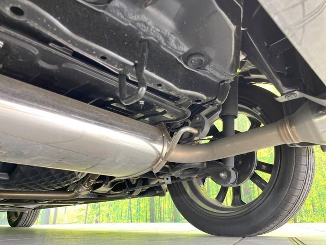 お車を安心してお乗りいただく為には、足回りの定期点検が欠かせません。サービスサポート（有償保証）では無料点検もご提供しており、安心のカーライフをお過ごしいただけるサポート体制が整っています。