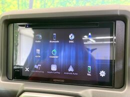 【ディスプレイオーディオ】お手持ちのスマートフォンとの連携で、ナビや音楽再生など各種アプリを使用可能。スマホに近い感覚でお使いいただけます♪