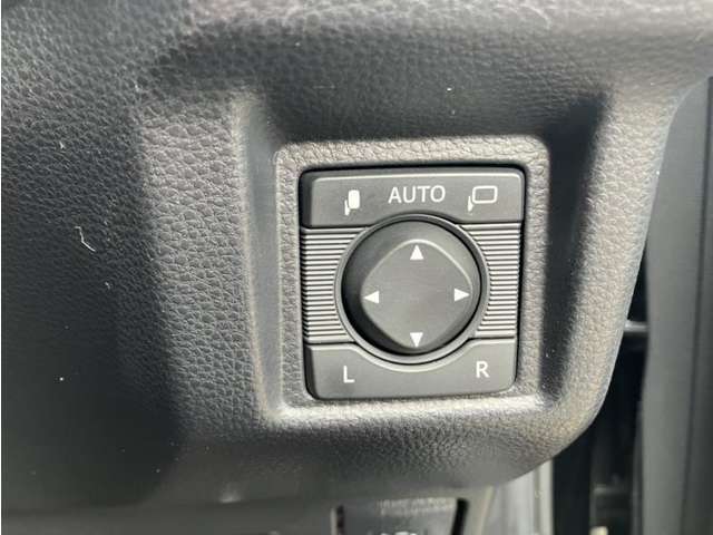 トヨタ認定中古車です！トヨタ認定中古車とは、トヨタが定める厳しい基準をクリアし、まるまるクリン＋保証＋車の状態がわかる車両検査証明書の3つがセットされたとても安心なお車です♪