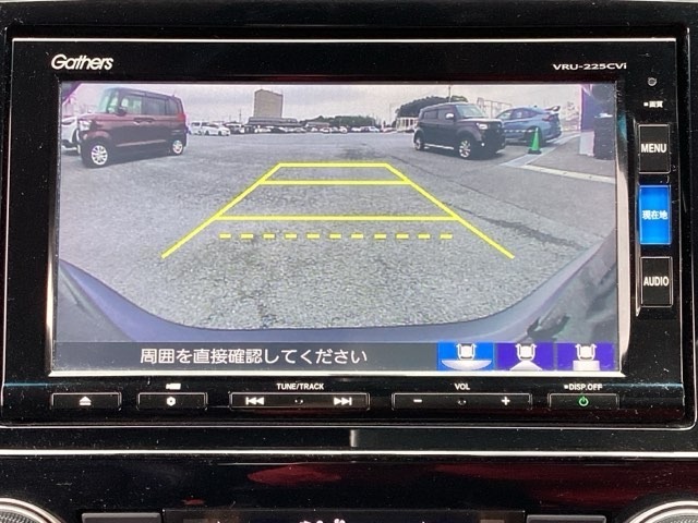 ホンダ純正ナビなので3ビュー切り替えバックカメラにも対応してますよ(^^)/バック運転苦手な方におススメですよ(^^♪