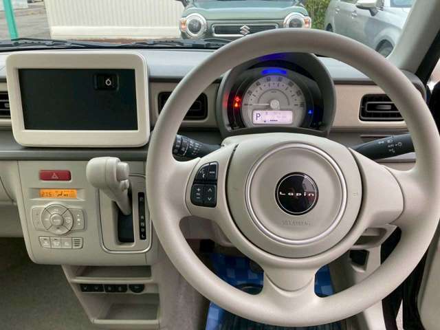 ステアリングコントローラー♪ハンドルのスイッチでナビやオーディオの操作が可能です！（社外品も連動可能です！）