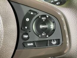 【アダプティブクルーズコントロール】高速道路での長距離走行が楽に！！自動で速度を保つクルーズコントロールが、衝突軽減システムと連携し、前方の車両を感知して車間を保つように速度調節してくれます！！