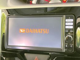 【純正ナビ】人気の純正ナビを装備。オーディオ機能も充実しており、Bluetooth接続すればお持ちのスマホやMP3プレイヤーの音楽を再生可能！毎日の運転がさらに楽しくなります！！