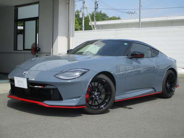 群馬BMWプレミアムセレクション前橋は認定中古車販売のスペシャリストとして品質へのこだわり、特に喫煙歴の無いだれもが気持ちよく購入検討いただける車両を展示しております。遠方からもお問い合わせください。