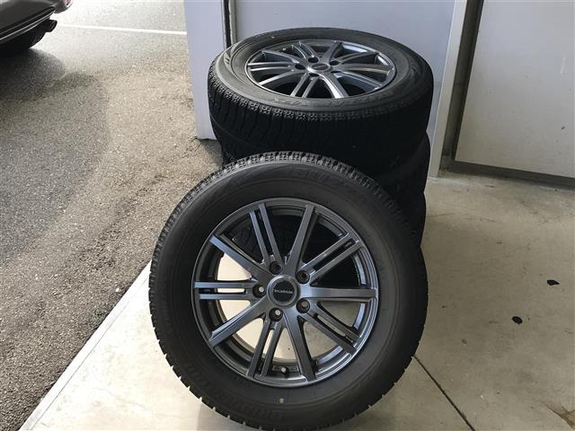 【タイヤ・ホイール】足回りもかっこよく決まってます！社外のアルミやスタッドレスタイヤも取り扱いございます！！ドレスアップもカスタマイズもお任せください！！