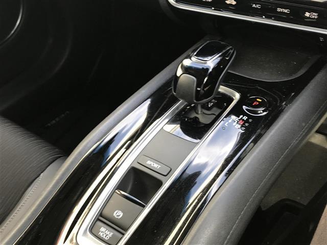 【シフトレバー】シフトも操作しやすく快適なドライブを楽しんでいただけます！