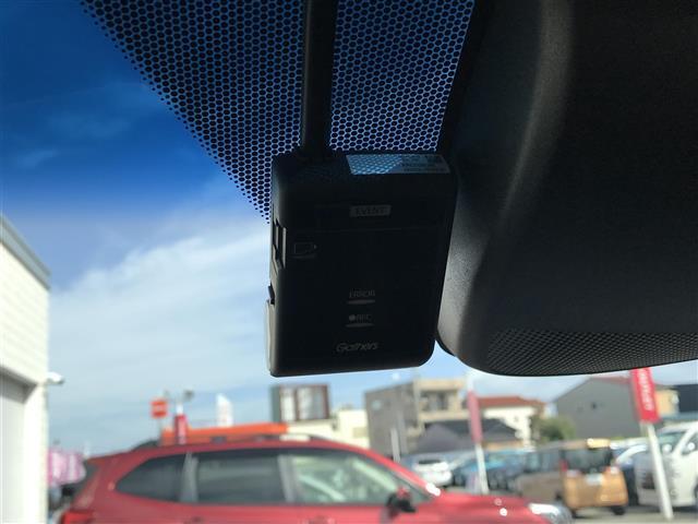 【バックミラー】大きくて見やすいので、後方を見るときも安心です！