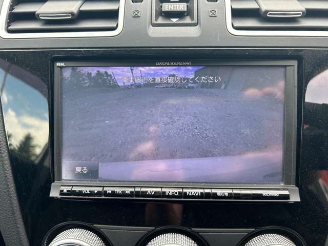 バックカメラ装備。駐車が苦手な方には欠かせません。
