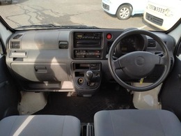 運転しやすいインパネ周りです。見やすいレイアウトで快適なドライブをサポート☆