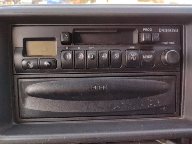 CDをセットしていただくと、お好きな音楽を車内でお楽しみいただけます♪
