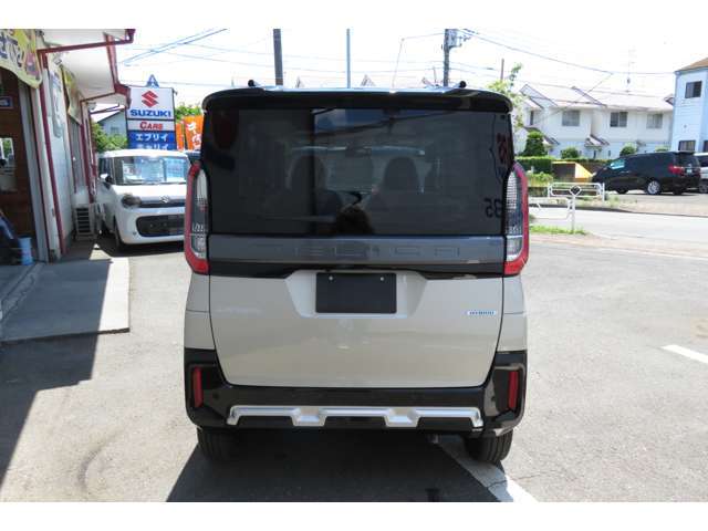 お車の購入がゴールではありません！安心安全にカーライフを楽しんでいただく為にも、オイル交換/車検/点検/自動車保険/鈑金などなどアフターサポートまでお任せください！