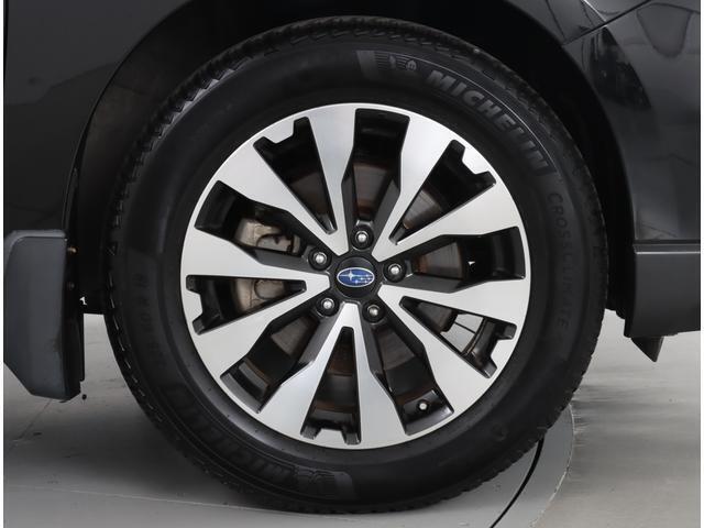 タイヤサイズは225/60R18です！ミシュラン製のオールシーズンタイヤを着用！！残り溝もまだまだあります！！