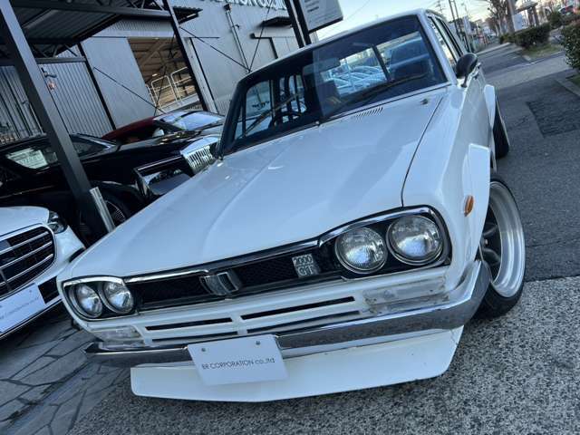 ハコスカ 2000GT 4ドア　前期　リヤーパネル 昭和44年式「ハコスカ 4ドア 2000 GT-R (PGC10)」3カラーを開発