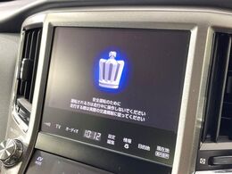 【純正ナビ】人気の純正ナビを装備しております。ナビの使いやすさはもちろん、オーディオ機能も充実！キャンプや旅行はもちろん、通勤や買い物など普段のドライブも楽しくなるはず♪