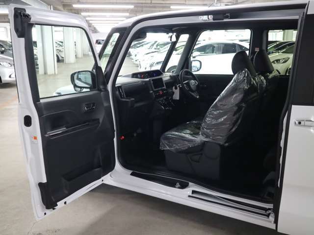 ご納車前のボディガラスコーティングも専門の業者が常駐しておりクオリティの高いコーティングを低価格にてご提供しております♪