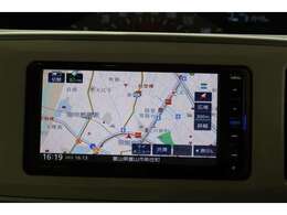 【メモリーナビ】フルセグ・CD・ラジオ・DVD視聴機能付き♪操作はタッチパネルで簡単です♪