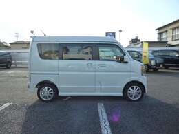 右側面からです