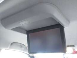 後席専用フリップダウンダウンモニター付で、長距離でも退屈しません♪