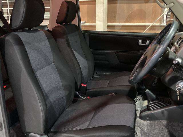 運転席側シートです☆シートのへたりやたばこの焦げ穴等もなくとてもきれいなシートです！！
