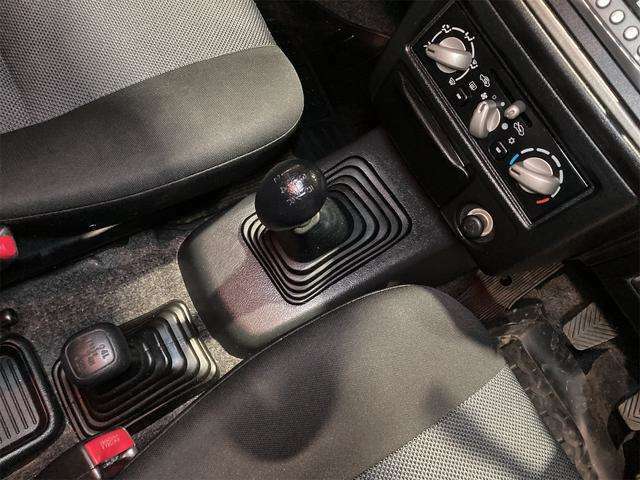 運転が楽しくなる5速マニュアルシフト☆4WDでターボ付きならではのシフト！！