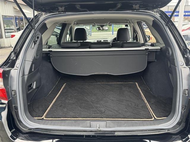 アイサイト・ダイアトーンナビ・フルセグ・F＆S＆Bカメラ・CarPlay・ETC・黒革シート・シートヒーター・ステアヒーター・パワーバックドア・リアCソナー・BSM・ステアシフト・18AW