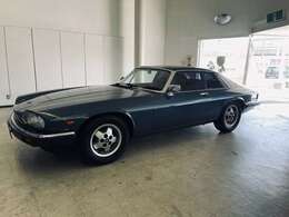 名車ジャガークーペ、外装綺麗