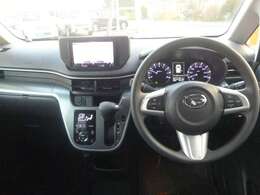 スポーテイなインパネまわり、ドライブが楽しくなります。