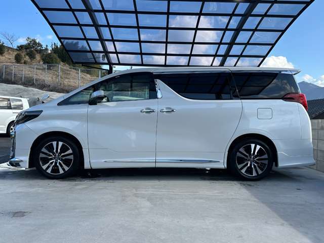 また当店に在庫がない場合でもお任せください！お客様のご希望のお車をお探しすることも可能です！近くの販売店で購入したい方、是非お待ちしております♪