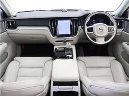 Google搭載/ETC2.0/360度カメラのフルセット搭載。9インチ・タッチスクリーン式センターディスプレイと、モード選択式の12.3インチデジタル液晶ドライバー・ディスプレイを装備。